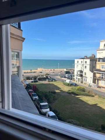 Garden Square Central 2 Bed & Sea-View Apartment Brighton Bagian luar foto